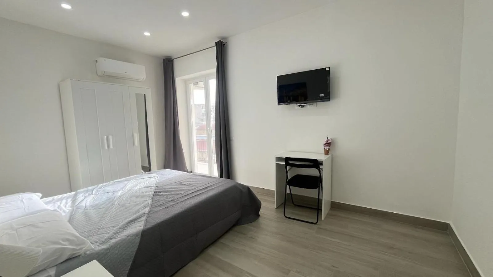 Terminal Napoli Bed & Breakfast 0*, Naples Italy